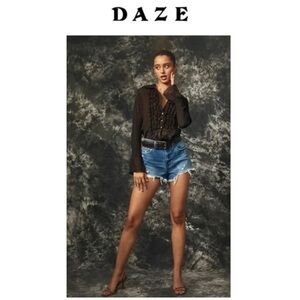 🔥DAZE High Rise Waisted Distressed Shorts Medium Wash Organic Cotton Western 29